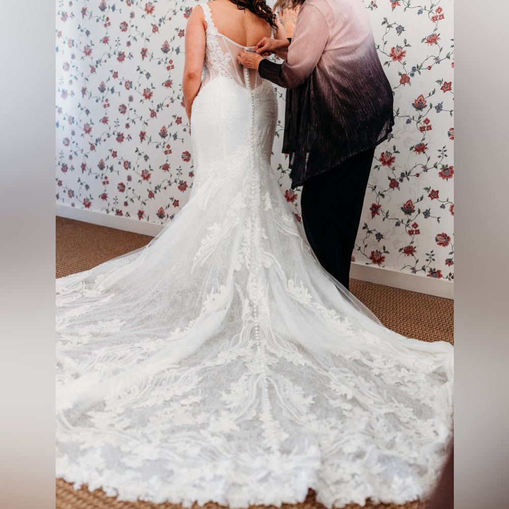 1338 Martina Liana wedding gown